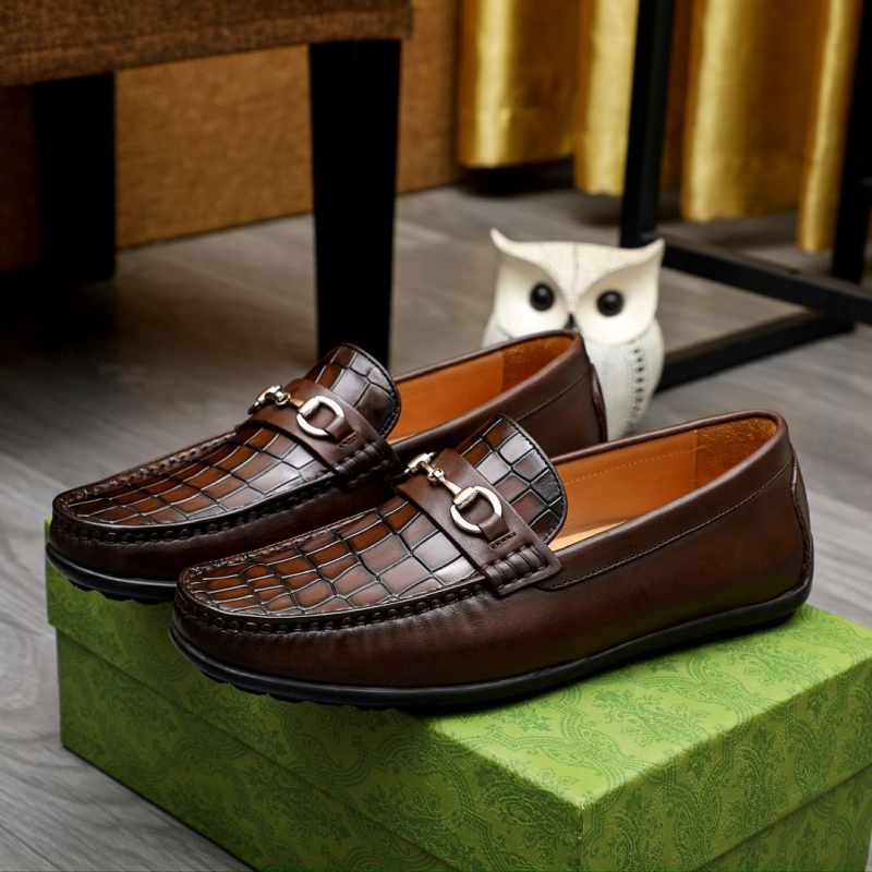 G*u*i leather shoes